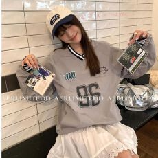 批发风衣面料金/智/妮/明/星<b class='q'>同款</b>V领卫衣96号冲锋衣棒球长袖卫衣秋季