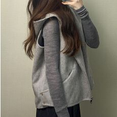 批发550克呢料 连帽<b class='q'>马甲</b>+打底衫上衣女秋季新款高级宽松百搭无袖外套