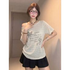 批发条纹斜肩<b class='q'>露肩</b>短袖<b class='q'>t</b><b class='q'>恤</b>女夏季设计感小众小众显瘦辣妹纯欲风上衣韩