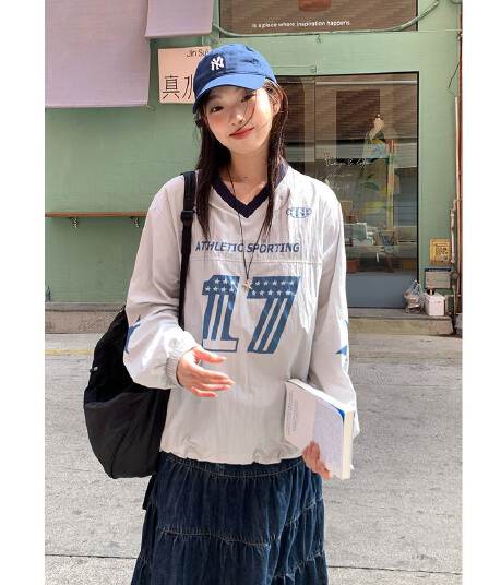 나일론 원단 얇은 스타일 아메리칸 레트로 V넥 알파벳 프린트 루즈핏 맨위 느긋한 센스 풀오버 자외선 차단 의류 여성 여름