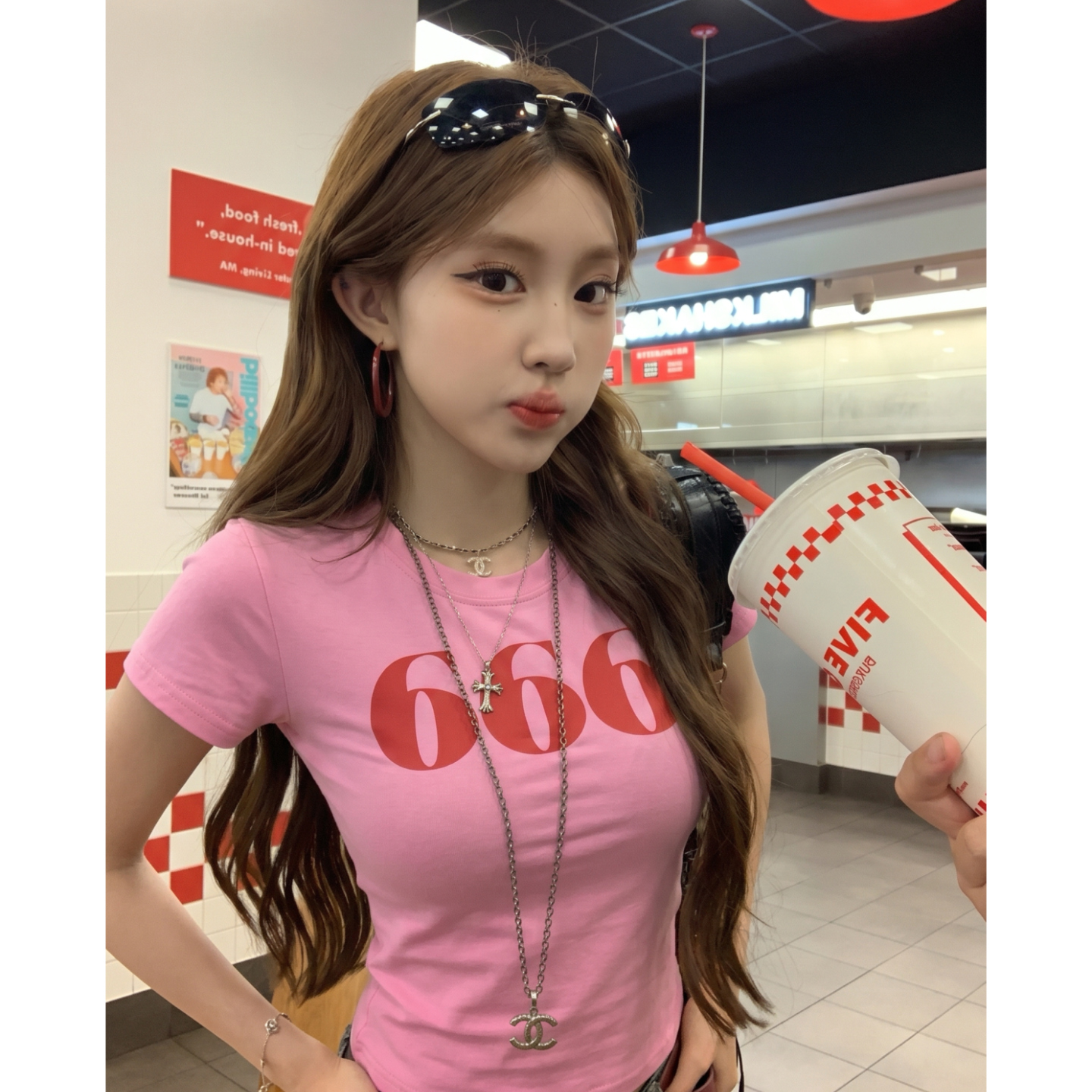 광저우 원단 전후 프린트 완제품 210 그램 95 면 40s 오스트리아 델 666 알파벳 핑크색 반팔