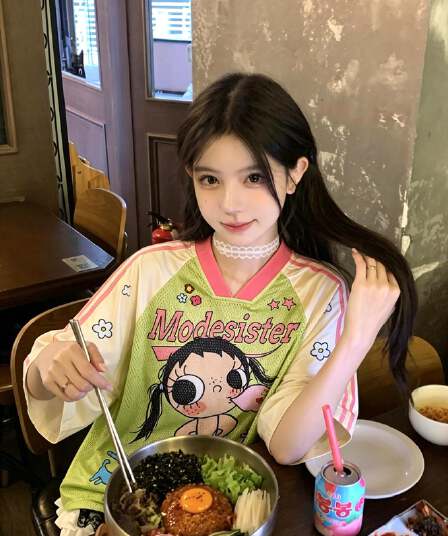 원본 명중 이사회 좋은 품질 원본 네클라인 광저우 원단 V넥 반팔 티셔츠 여성
