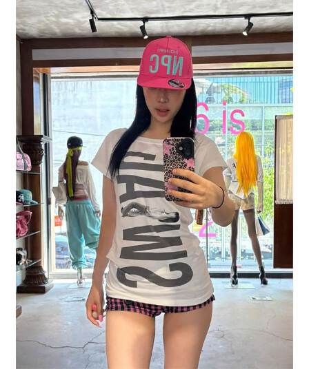 모달 260 그램 알파벳 프린트 비스듬한 어깨 중간 길이 반팔 티셔츠 여성 여름 새로운 몸매 가꾸기 슬림해 보이는 맨위