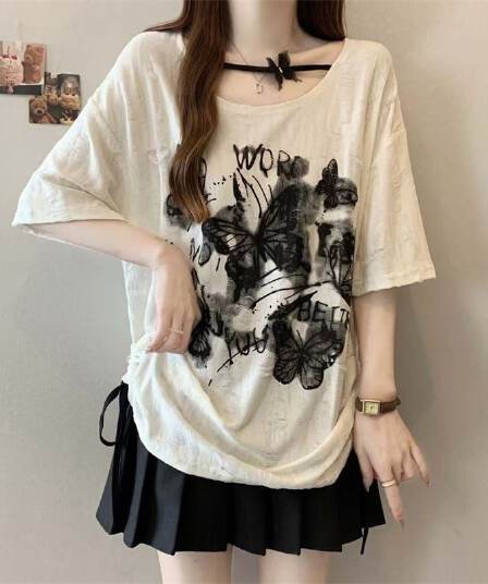 아메리칸 핫걸 알파벳 나비 낙서 긍정적 인 어깨 반팔 티셔츠 여성 찢어진 부분 디자인 센스 펌프 로프 맨위