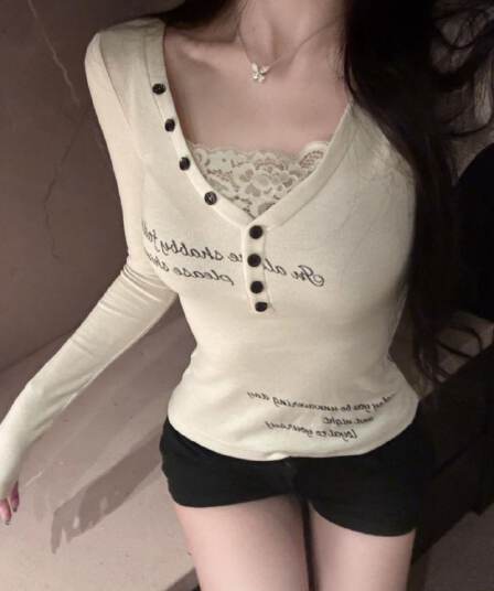 260 사람들 면 패치워크 레이스 단추 긴팔 티셔츠 여성 창의성 알파벳 프린트 몸매 가꾸기 슬림해 보이는 쇼트 스타일 맨위