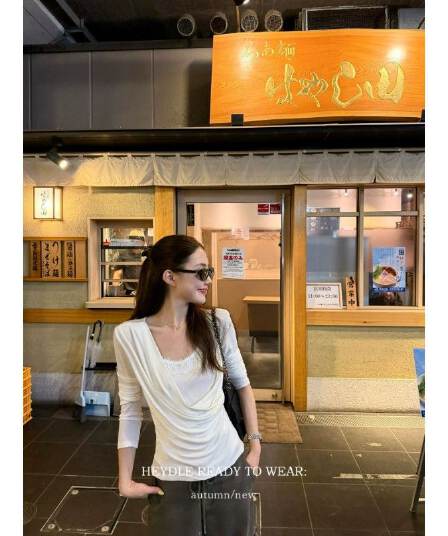 검은 콩 흠 청 치자 나무 늦게 와인 라이 경기 서울 흔들다 칼라 레이스 조각 작은 셔츠 부드러운 찹쌀 프로 피부 페이크 레이어드 맨위 여성
