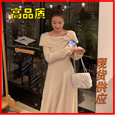 批发圣诞红色战袍一字领立体<b class='q'>蝴蝶结</b>高腰伞摆百褶针织毛衣<b class='q'>连衣裙</b>女秋冬