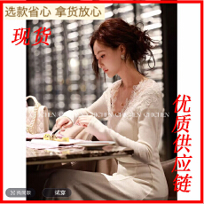 批发CHICHEN-340g温柔氛围感蕾丝V领针织<b class='q'>连衣裙</b>收腰显瘦<b class='q'>长裙</b>