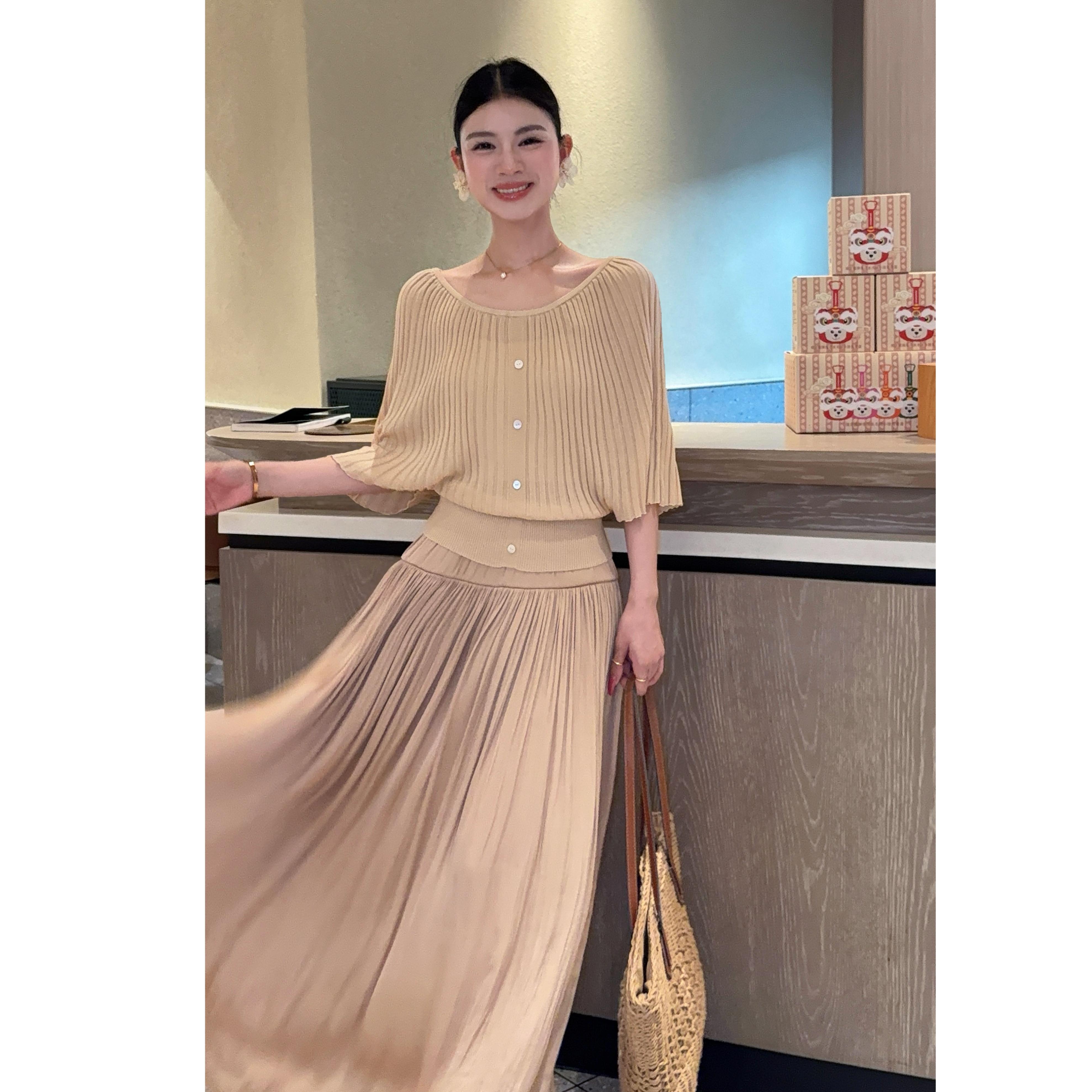 부드러운 분말 안개 여름 프랑스식 스타일 Pleat 여신 데이트 디자인 센스 슬림해 보이는 표지 고기 얇은 셔츠 주름 치마 세트