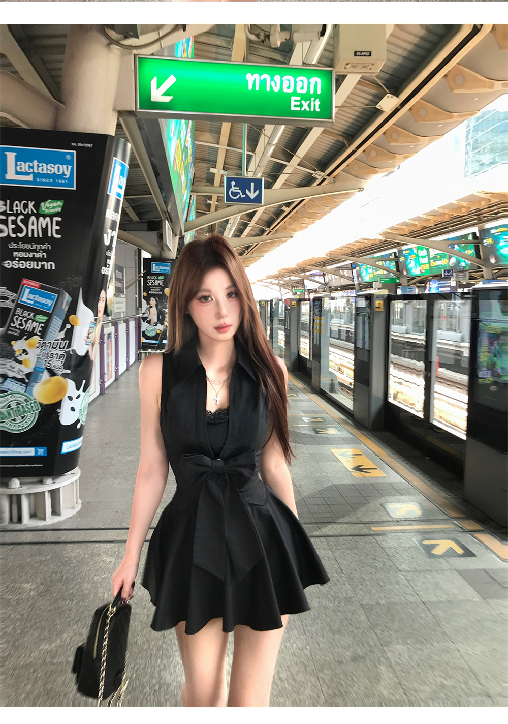 로얄 자매 그는 벤 바람 검정색 polo 셔츠 민소매 드레스 품격 슈퍼 잘 생긴 허리 수축 한 마디 퍼프 짧은 치마