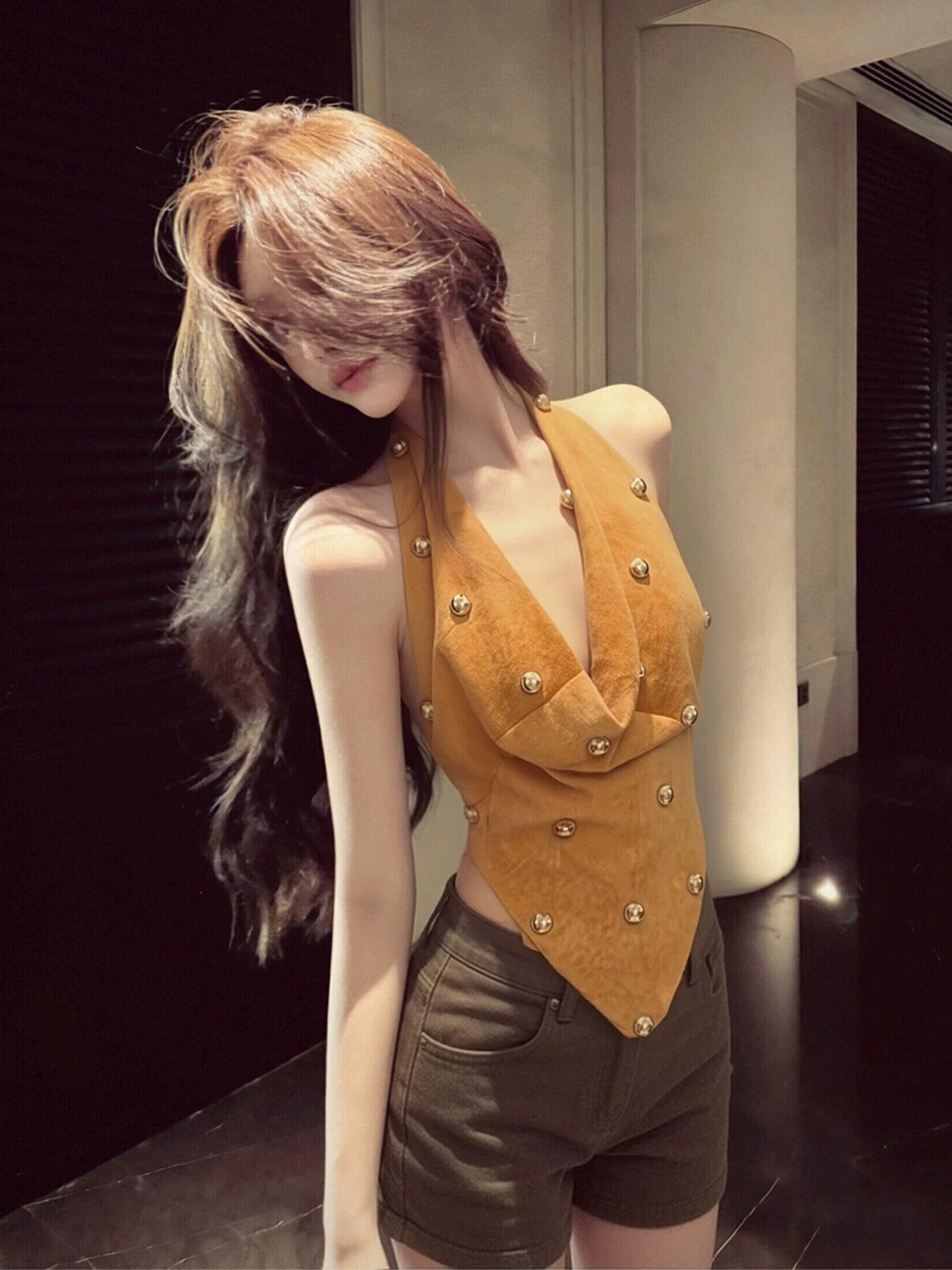 빛 요리 한 바람 흔들다 칼라 불규칙 행침 목 조끼 여성 2026 여름 레트로 로얄 자매 바람 슬림해 보이는 고급 센스 민소매 맨위