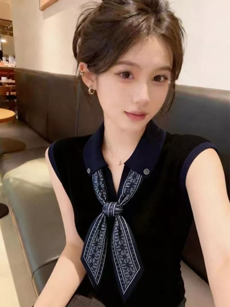 자이언트 잘 생긴 스카프 넥타이 긍정적 인 어깨 니트 티셔츠 여성 2026 슈퍼 화재 연령 감소 여름 한 부서 품격 어깨 맨위