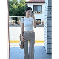 露思同款屁帘微喇裤显瘦慵懒风喇叭裤+圆领短袖波点印花t恤两件套