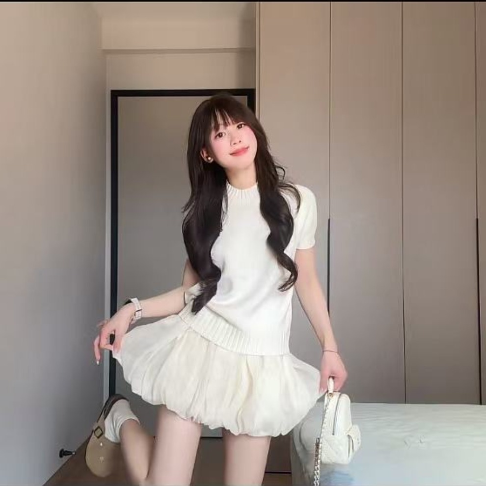 여름 코디 투피스 세트 반하이넥 반팔 니트 티셔츠 작은 키 꽃밭 한 마디 반신 스커트 미니 스커트 2026