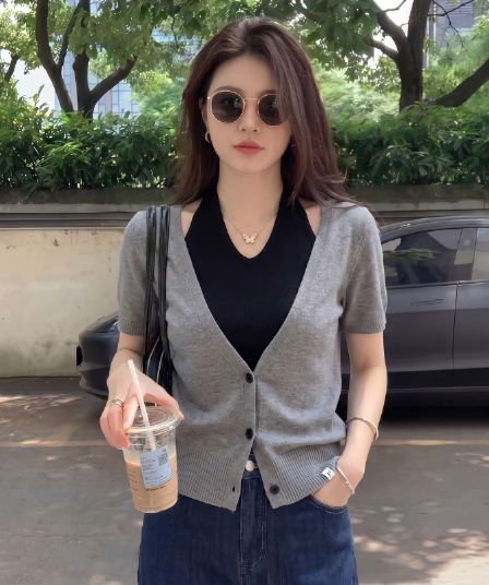 회색 페이크 레이어드 행침 목 긍정적 인 어깨 반팔 티셔츠 여성 2026 새로운 여름 빅 사이즈 지방 mm 슬림해 보이는 고급 센스 맨위