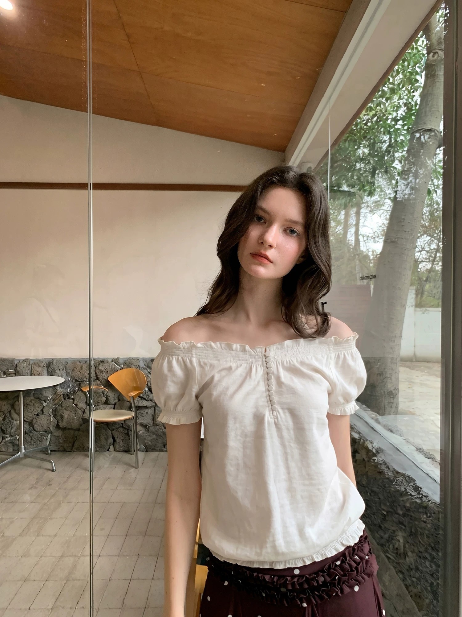 creamsu 시리아 화이트 레트로 거품 소매 레이스 오프숄더 반팔 티셔츠 여성 여름 허리 수축 오프숄더 둘 착용 맨위