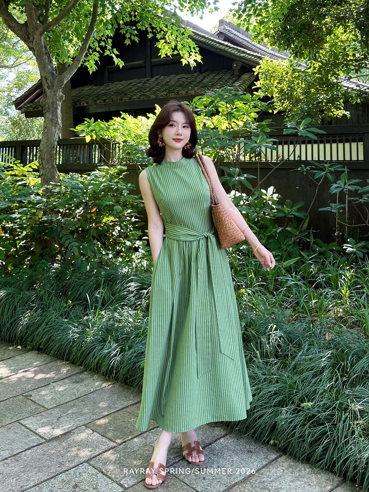 새싹 잘 생긴 녹색 레몬 푸른 잔디 신선함 스트라이프 민소매 여성 드레스 여름 허리 수축 레이스업 슬림해 보이는 출퇴근 롱 스커트