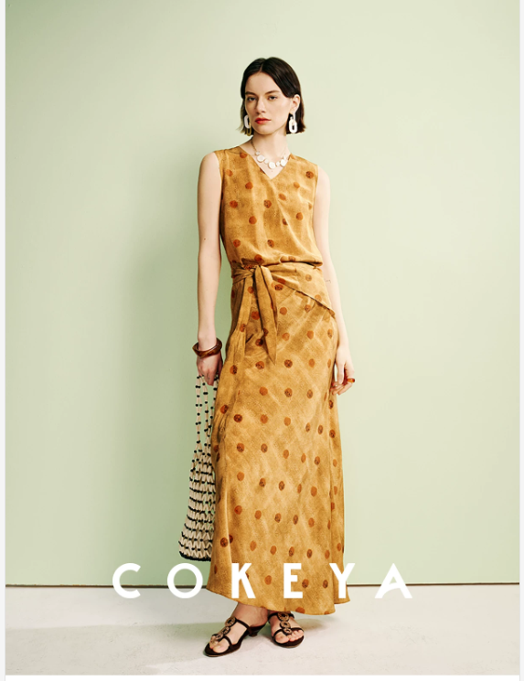 cokeya 플러그 Na 저녁 바람 6a 수준 실크 뽕나무 누에 실크 도트 무늬 조끼 프랑스식 V넥 민소매 여성 드레스 여름