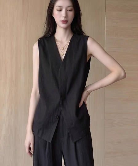 2026 여름 새로운 빛 요리 한 품격 바람 검정색 민소매 V넥 조끼 여성 느슨함 품격 맨위 빅 사이즈 슬림해 보이는