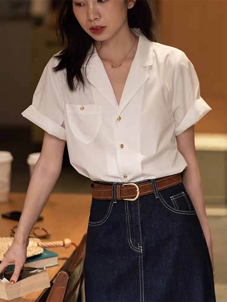 프랑스식 레트로 부드러운 바람 화이트 쿠바 칼라 반팔 여성 셔츠 2026 년 여름 한 부서 품격 슬림해 보이는 셔츠