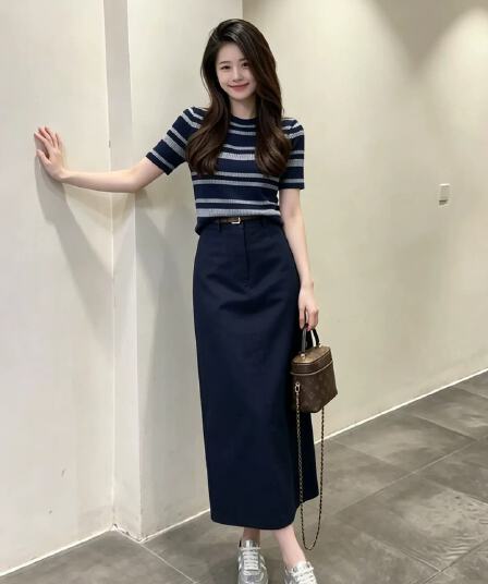 빛 사람들 코치 착용 가져 가라. 전체 집합 여름 새로운 스트라이프 니트 반팔 하이웨이스트 슬림해 보이는 반신 롱 스커트 세트 여성