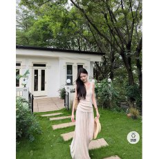 批发淡人松弛彩点麻针织套组 多色好穿背心大摆A字半裙两件套