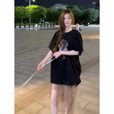 批发黑色气质印花宽松显瘦短袖T恤波点纱裙女装2026夏季新款时尚套装