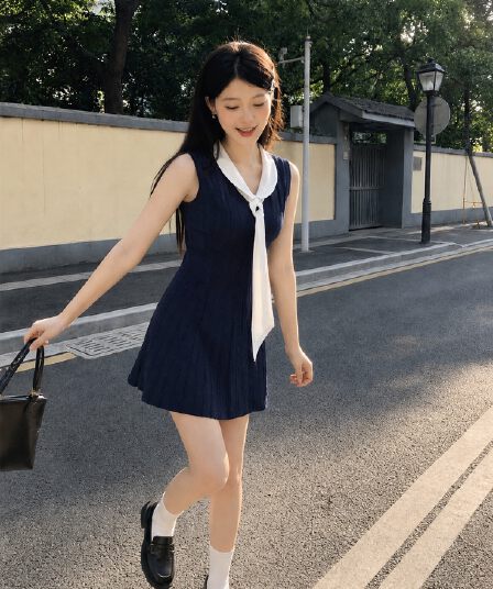 학원 스타일 해군 칼라 민소매 니트 드레스 해군 허리 수축 a 단어 플리츠 미니 스커트