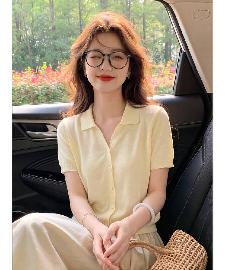 황색 아름다운 POLO 칼라 반팔 얼음 실크 니트 오픈 가디건 여성 여름 디자인 센스 폴로 칼라 긍정적 인 어깨 티셔츠 얇은 스타일 맨위