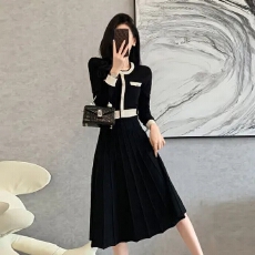 批发小香风秋<b class='q'>冬</b>季圆领针织毛衣连衣裙收腰A字裙订婚红色内搭过膝长裙