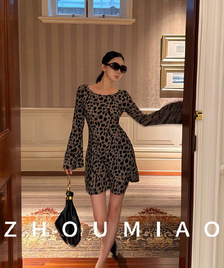 주 淼 zhoumiao 와일드 시리아 레오파드 무늬 프린트 중년 한 마디 몸매 가꾸기 품격 니트 여성 드레스