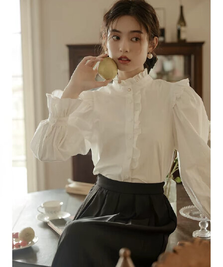 곡물 1 종 골드 버클 레이스 화이트 여성 셔츠 2025 이른 가을 새로운 디자인 센스 작은 대중 품격 거품 소매 Chic 셔츠