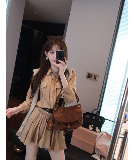 수영하다 사슴 사슴 고급 센스 그는 벤 바람 아마 허리 수축 슬림해 보이는 여성 드레스 가을 26 슈퍼 화재 새로운 품격 워크웨어 치마