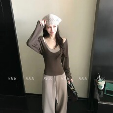 批发Skk Store 瘦瘦套组 仿羊绒磨毛拉毛 V领罩衫上衣/吊带/休闲<b class='q'>裤</b>女