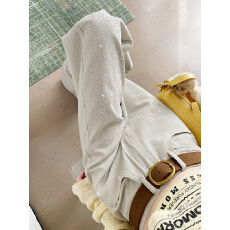 批发实拍奶茶灰烫钻宽松弯刀牛仔<b class='q'>裤</b>女春季2026新款高腰设计感拖地<b class='q'>裤</b>子