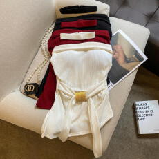 批发实拍 不规则挂脖一字领露肩红色上衣女2025秋冬韩版<b class='q'>百搭</b>甜辣背心