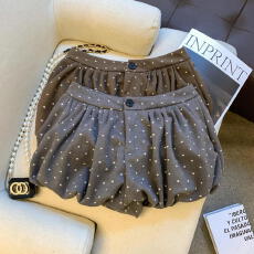 批发实拍 秋冬复古甜美爱心<b class='q'>印花</b>毛呢花苞休闲<b class='q'>短裤</b>