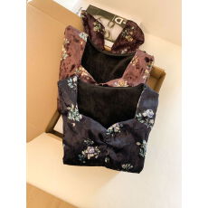 批发实拍 法式<b class='q'>复古</b>高级感方领褶皱加绒印花衬衫女名媛百搭短款打底衫