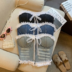 批发实拍 欧美小众甜美蕾丝木耳边拼接牛仔抹胸背心女系带短款上衣