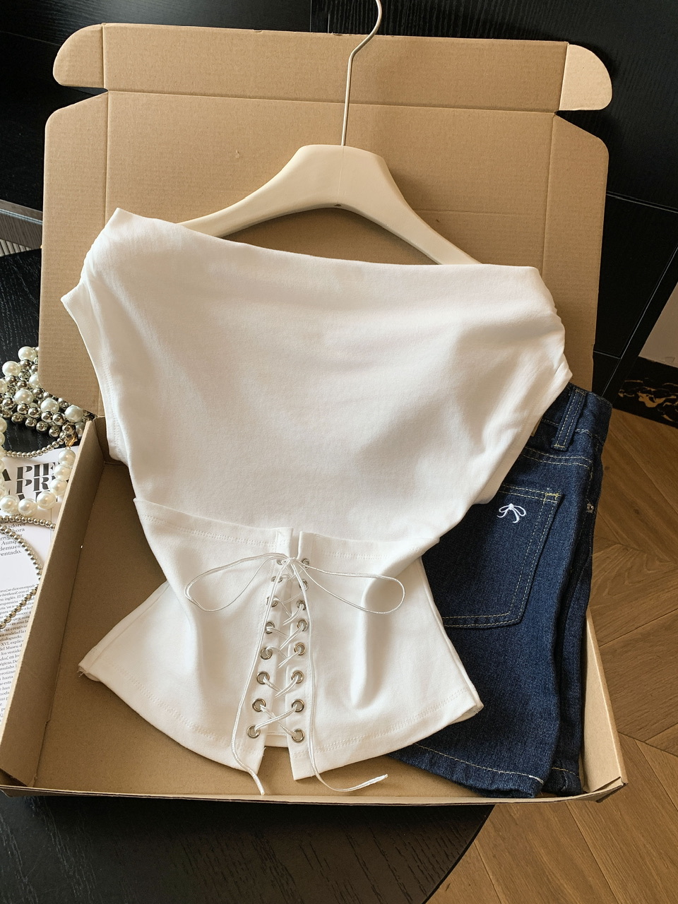 실사 오프숄더 순수한 욕망 허리 수축 오프숄더 반팔 티셔츠 여성 여름 몸매 가꾸기 슬림해 보이는 쇼트 스타일 맨위 2026 새로운