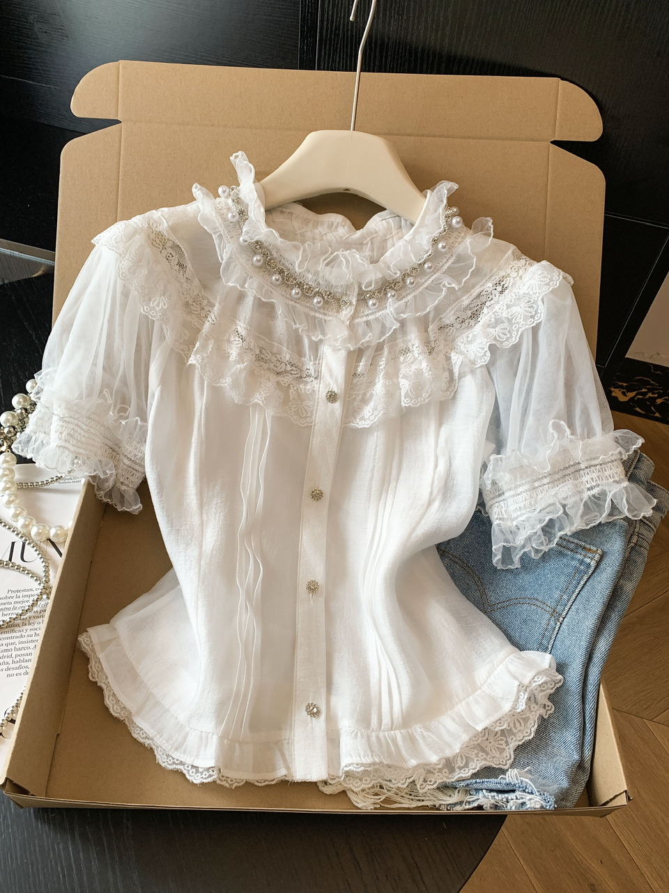 실사 무거운 작업 비즈 박기 스탠드 칼라 반팔 여성 셔츠 여름 새로운 고급 센스 레이스 자수 셔츠 품격 맨위