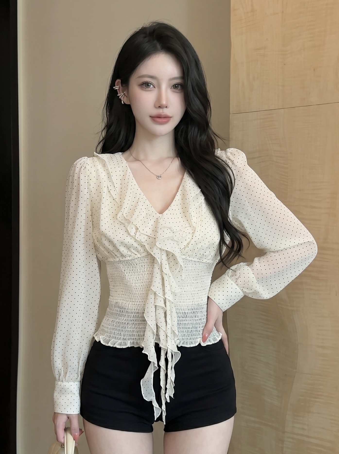 실사 프랑스식 프릴 V넥 도트 무늬 쉬폰 기본 셔츠 여성 빛 럭셔리 고급 센스 인사이드 가져 가라. 몸매 가꾸기 슬림해 보이는 맨위