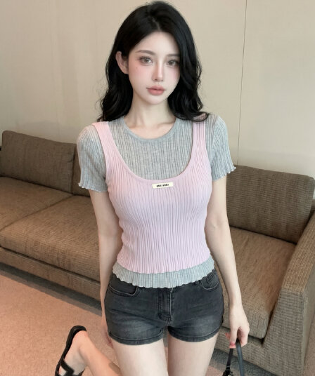 실사 달콤한 스타일 스택 착용 페이크 레이어드 반팔 티셔츠 여성 여름 얇은 스타일 몸매 가꾸기 슬림해 보이는 패션 다용도 니트 맨위
