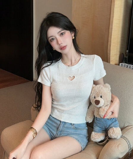 실사 여름 패션 디자인 센스 하트 홀로우 아웃 니트 반팔 티셔츠 여성 몸매 가꾸기 슬림해 보이는 Chic 외출용 맨위