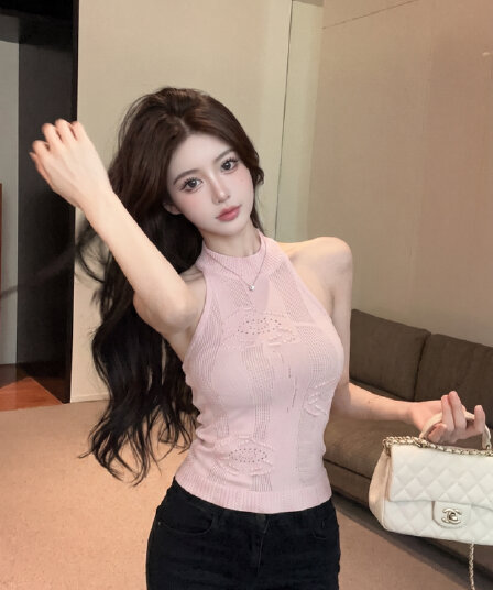 실사 핫걸 홀로우 아웃 트위스트 꽃 니트 행침 목 조끼 여성 여름 새로운 디자인 센스 몸매 가꾸기 슬림해 보이는 쇼트 스타일 맨위