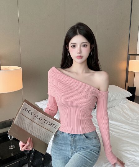 실사 달콤한 핫걸 무거운 작업 핫픽스 비스듬한 어깨 몸매 가꾸기 긴팔 니트 스웨터 여성 이른 가을 새로운 오프숄더 만나는 맨위