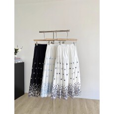 批发2026年<b class='q'>夏</b>季新款法式高级感度假风小众刺绣半身裙气质百搭中长裙女