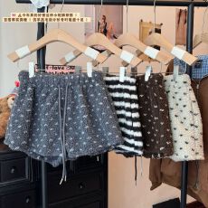 批发羊羔毛灰色<b class='q'>休闲</b>短裤女秋冬百搭抽绳直筒裤子辣妹显瘦高腰a字热裤