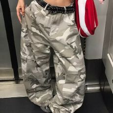 批发美式复古迷彩工装裤男女春夏新款宽松直筒显瘦高街潮流弯刀<b class='q'>休闲裤</b>