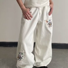 批发美式复古花朵刺绣印花白色<b class='q'>牛仔裤</b>女夏季新款街头辣妹宽松阔腿长裤